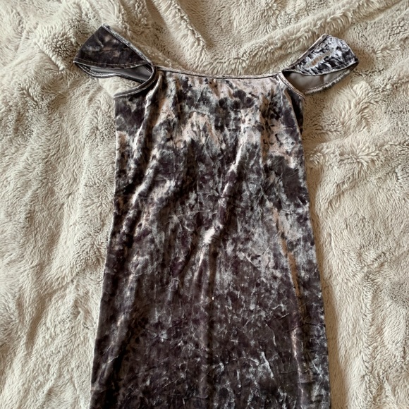 DON’T ASK WHY MINI VELVET DRESS - Picture 2 of 4